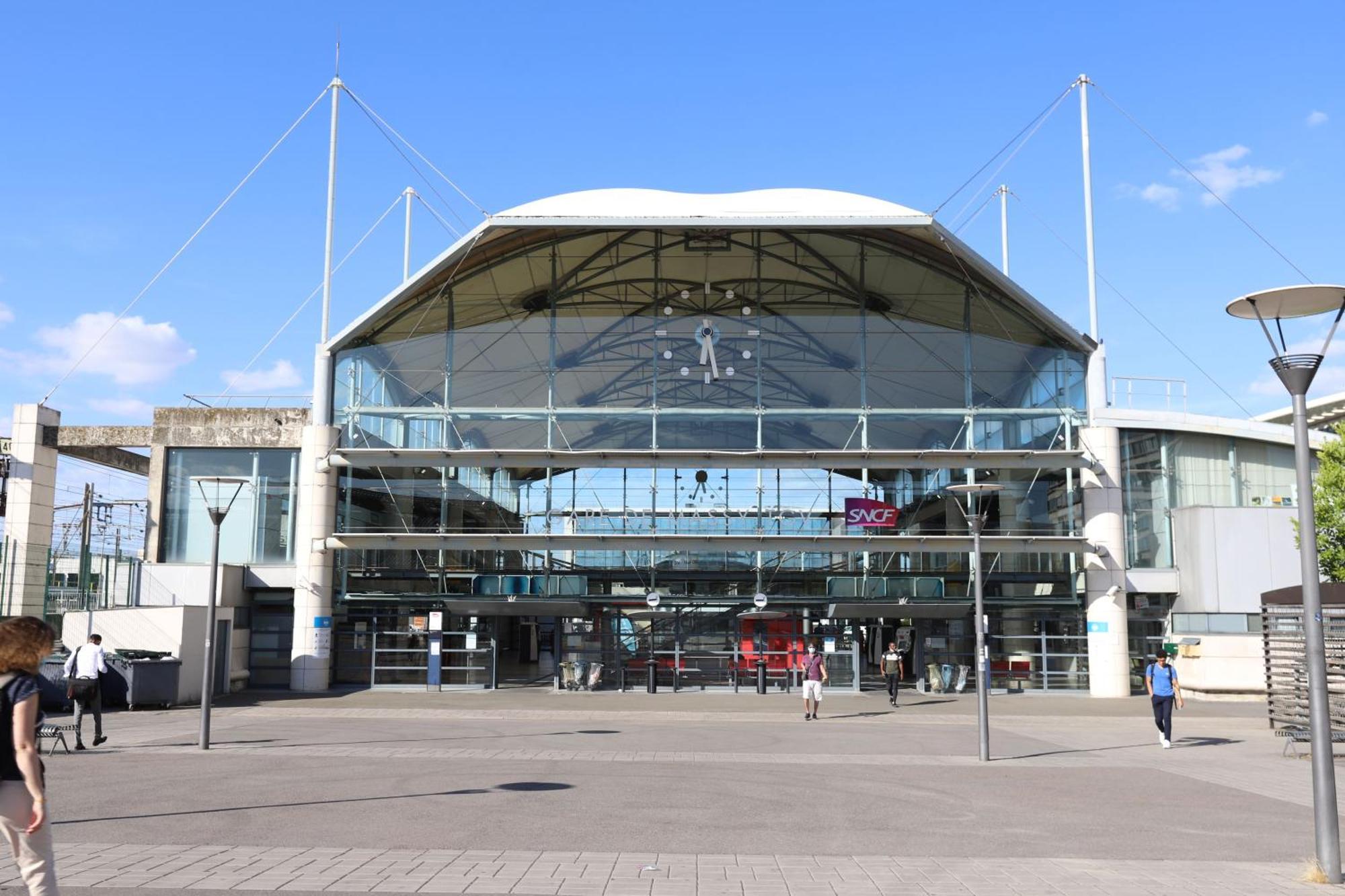 Welc'Home In Massy - Face gare - Idéal pro - RER B, C et TGV à 1 minute - Orly à 20 min Exterior foto